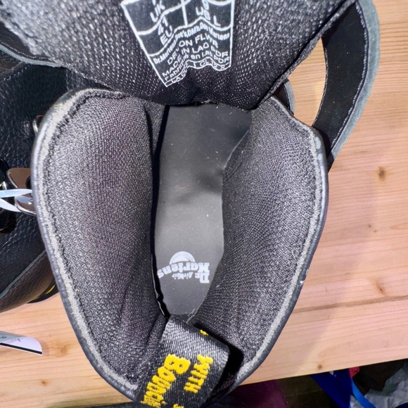 Dr. Martens Devon Heart Platform Boots‎ Black Leather Strap Womens US 9 NWOB - Picture 4 of 8